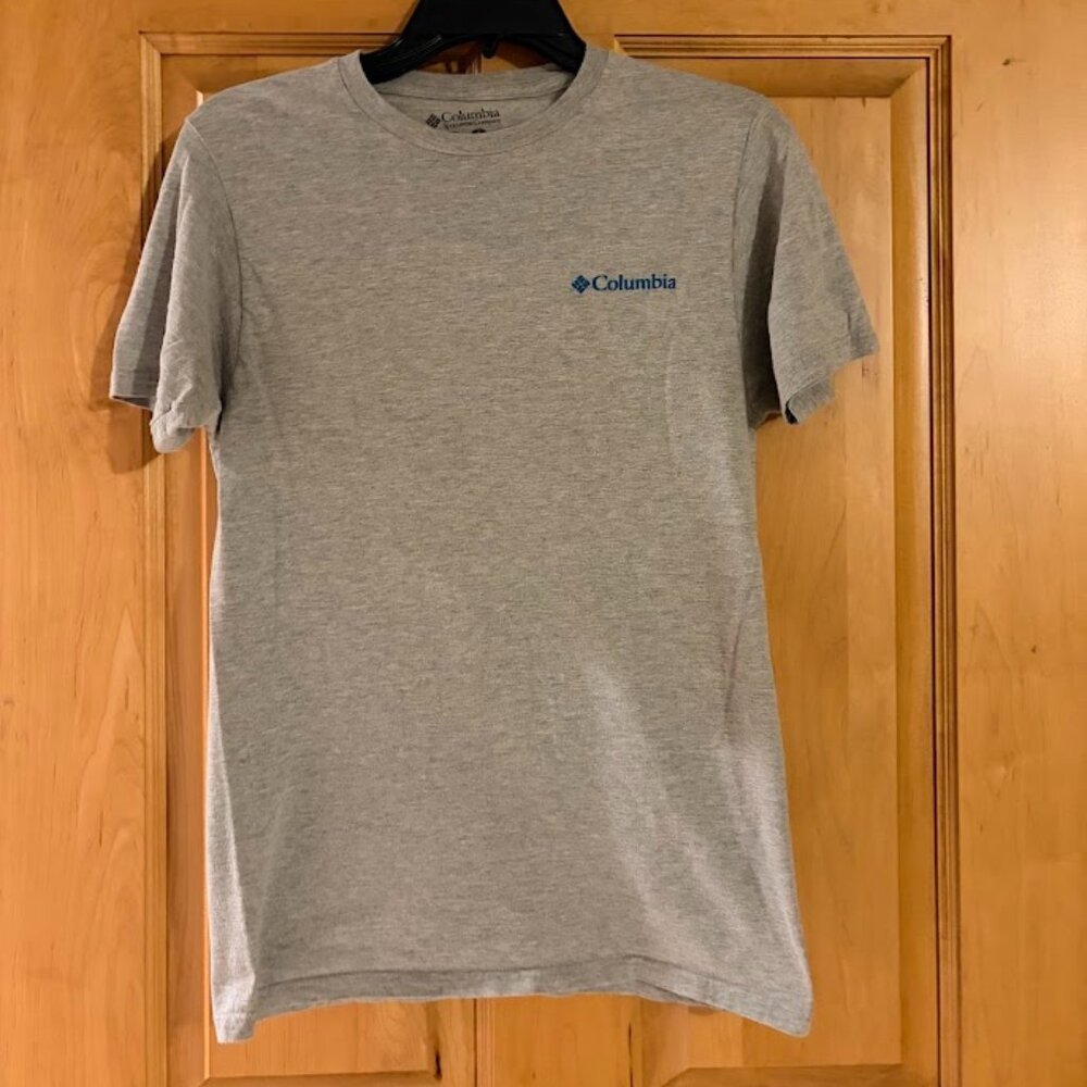Columbia Rocky Mountain's Graphic T-Shirt Size S